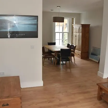 Apartment Luxurious Near The Sea Dun Laoghaire