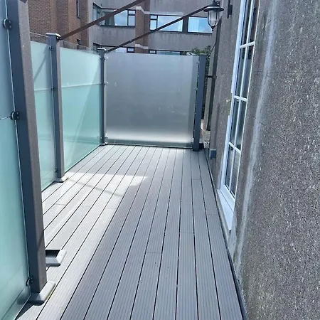 Luxurious Near The Sea